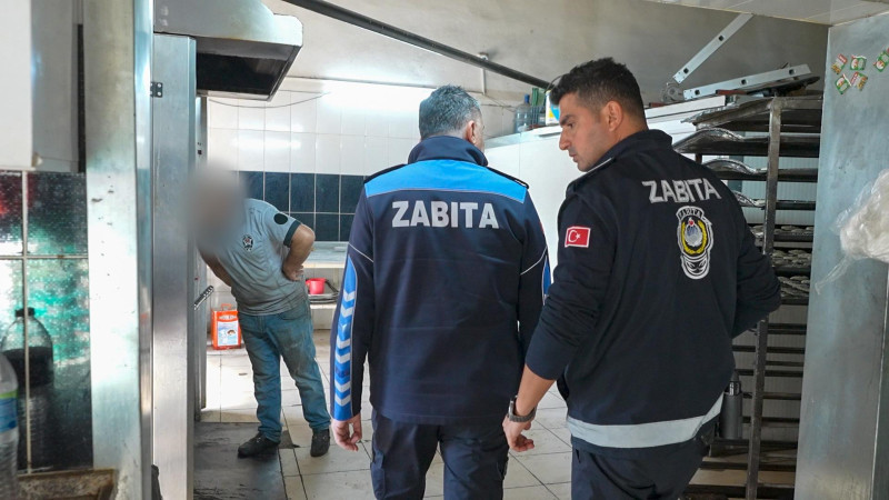 TARSUS’TA OKUL KANTİNLERİNE ÜRÜN SAĞLAYAN İMALATHANEYE DENETİM