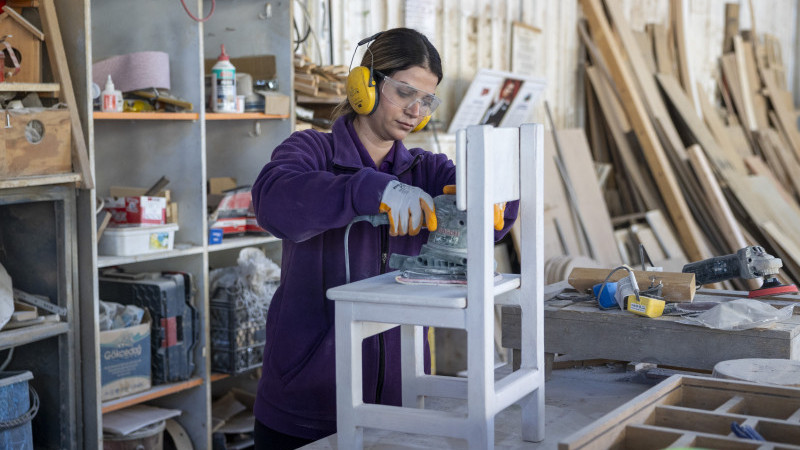 TARSUS GERİ DÖNÜŞÜM ATÖLYESİ’NDE HER MALZEME DEĞER KAZANIYOR