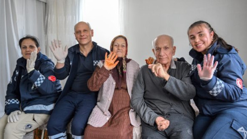 MERSİN BÜYÜKŞEHİR’İN EVDE SAĞLIK VE BAKIM HİZMETİ BOZYAZI’DA KALPLERE DOKUNUYOR