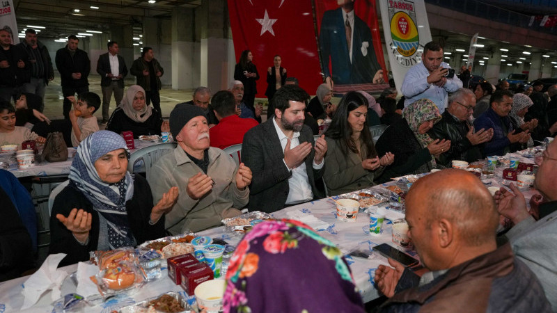 ERGENEKON MAHALLESİ’NDE KADİR GECESİ’NDE BİRLİK SOFRASI