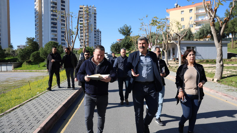 TOROSLAR’DA KAMUSAL ALANLAR İŞGALDEN TEMİZLENİYOR