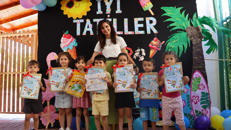 TOROSLAR’IN GÜNDÜZ BAKIMEVLERİNDE KARNE HEYECANI YAŞANDI