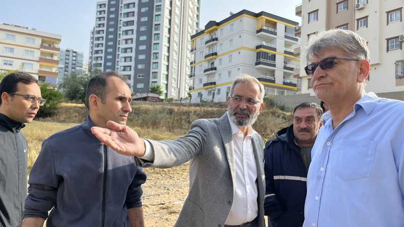 TARSUS’TA REKOR YAĞIŞ GÖRÜLDÜ, BAŞKAN BOZDOĞAN TÜM EKİPLERİNİ SEFERBER ETTİ