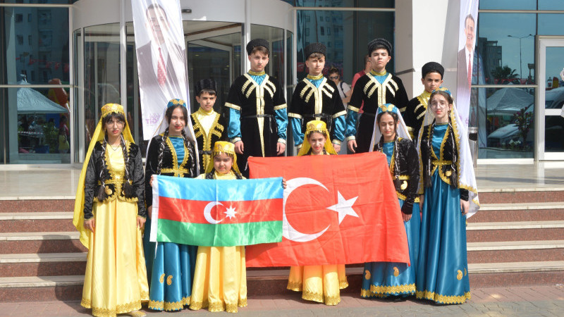 Dünya çocukları Yenişehir Belediyesinin 23 Nisan kutlamalarında buluştu