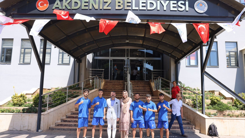 AKDENİZ’İN DEMİR YUMRUKLARI BURSA YOLCUSU