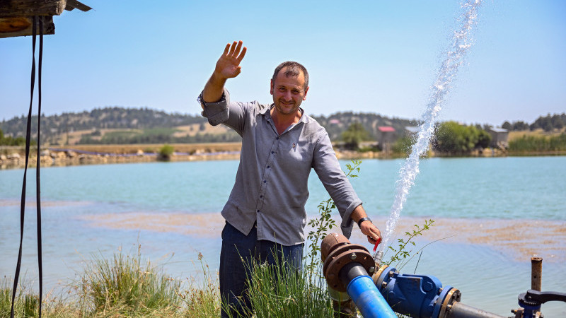 ATLILAR MAHALLESİ’NE TOPLAMDA 4 BİN 200 METRE SULAMA BORUSU DESTEĞİ   