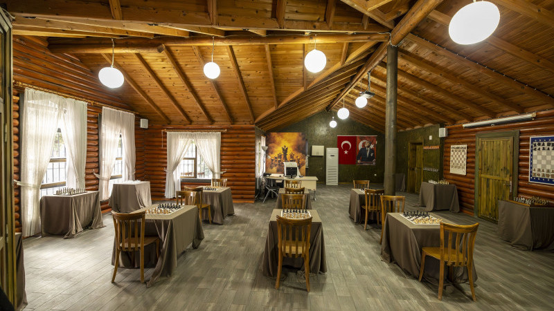 MEZİTLİ’DE ŞAH-HANE SATRANÇ EVİNE YOĞUN İLGİ