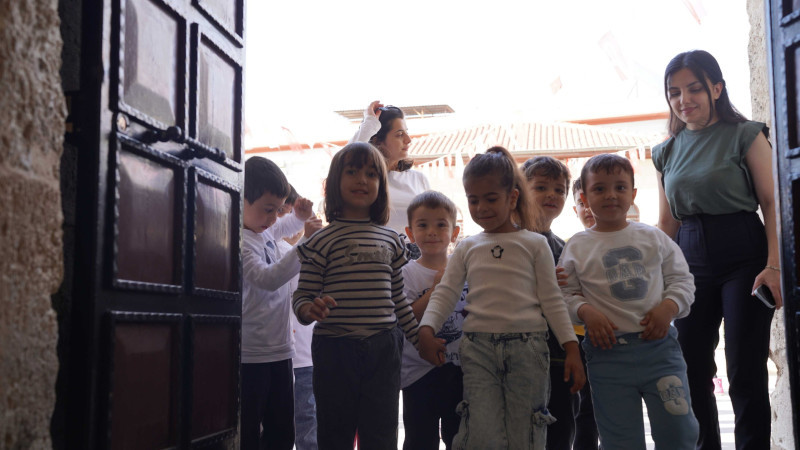 MİNİKLER TARİHLE BULUŞTU: ERGENEKON KREŞİ ÖĞRENCİLERİNDEN KUBAT PAŞA MEDRESESİ ZİYARETİ