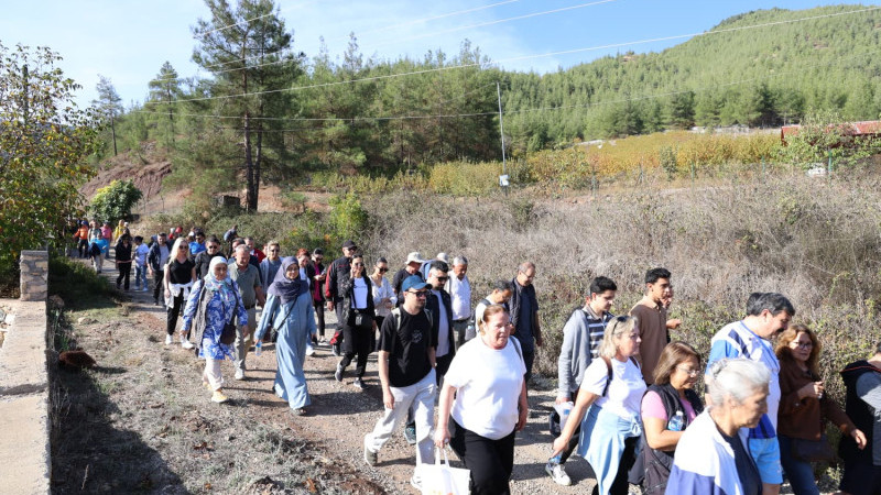 TOROSLAR’DA CUMHURİYET DOĞA YÜRÜYÜŞÜ COŞKUYLA GERÇEKLEŞTİ   