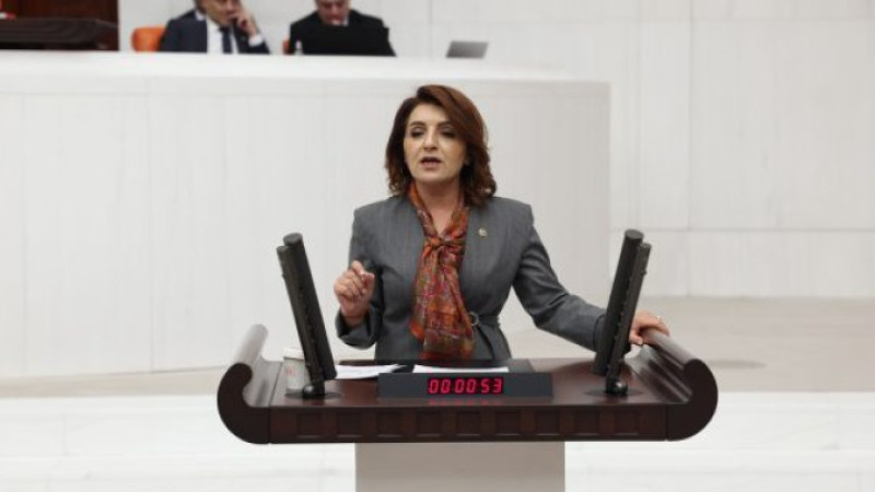 GÜLCAN KIŞ “FAZLA BORÇLANMAYA ‘STRATEJİ’ KILIFI!“