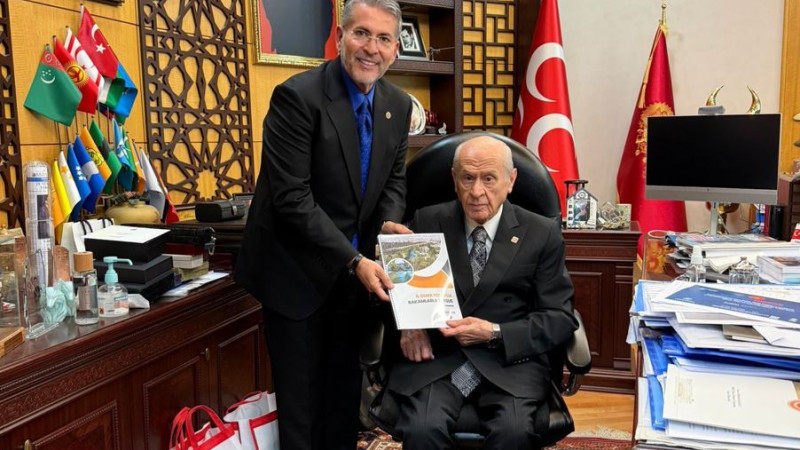 TARSUS İÇİN TARİHİ ADIM: MHP MERSİN MİLLETVEKİLİ UYSAL’DAN, MHP LİDERİ BAHÇELİ’YE İL DOSYASI SUNUMU