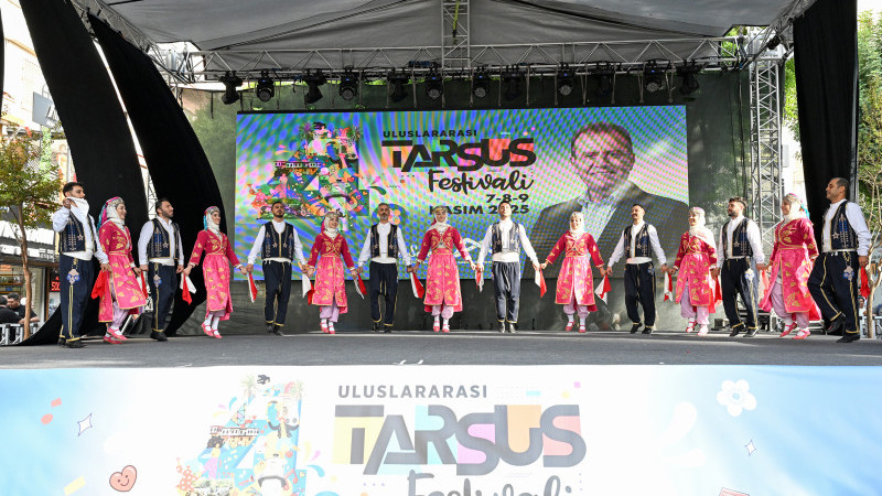 TARSUS’U KARNAVAL KENTİNE DÖNÜŞTÜREN ‘4. ULUSLARARASI TARSUS FESTİVALİ’ START VERDİ