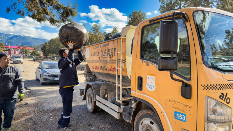 HAFTA SONU PİKNİĞİNİN ARDINDAN 250 POŞET ÇÖP TOPLANDI