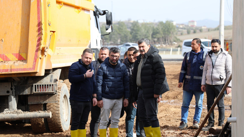 BAŞKAN YILDIZ, YAĞIŞTAN ETKİLENEN BÖLGELERDE İNCELEMEDE BULUNDU