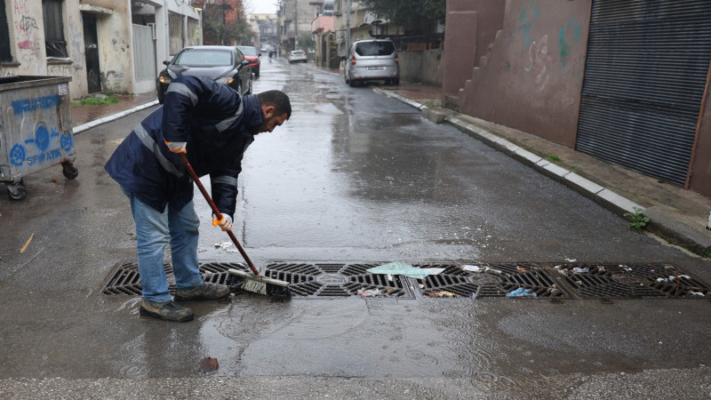 TOROSLAR BELEDİYESİ ŞİDDETLİ YAĞIŞLARA KARŞI SAHADA: MAZGALLAR TEK TEK TEMİZLENİYOR