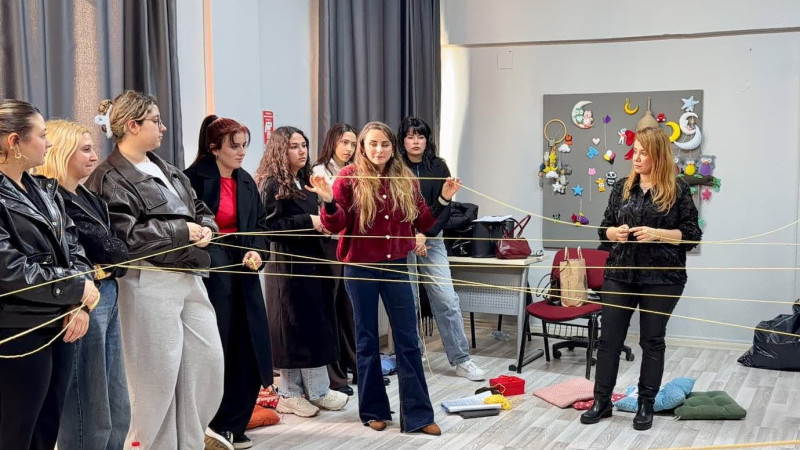 Yenişehir’de genç kadınlara ‘Güvenli ilişki’ rehberi