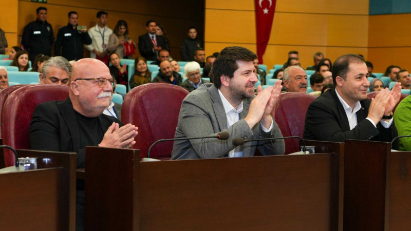 İŞ SAĞLIĞI VE GÜVENLİĞİ SEMPOZYUMU TARSUS BELEDİYESİ MECLİS SALONU’NDA GERÇEKLEŞTİRİLDİ