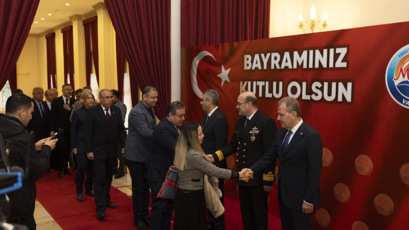 SEÇER: “BAYRAMLAR, BİRLİĞİN VE BERABERLİĞİN PEKİŞTİĞİ GÜNLERDİR”