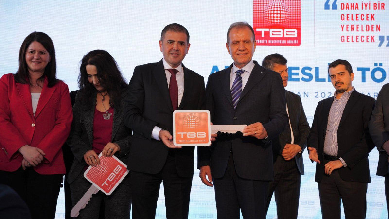 Türkiye Belediyeler Birliği’nden Mezitli’ye İş Makinesi Desteği