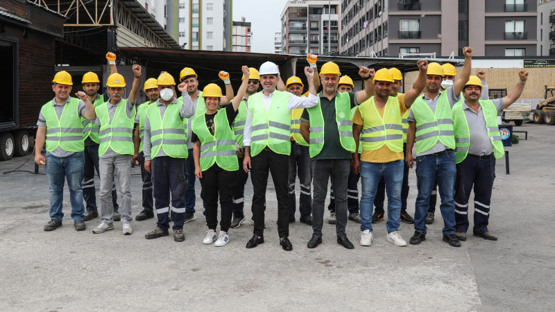 BAŞKAN AHMET SERKAN TUNCER: “EMEKÇİLERİMİZİN YANINDAYIZ, OMUZ OMUZAYIZ”