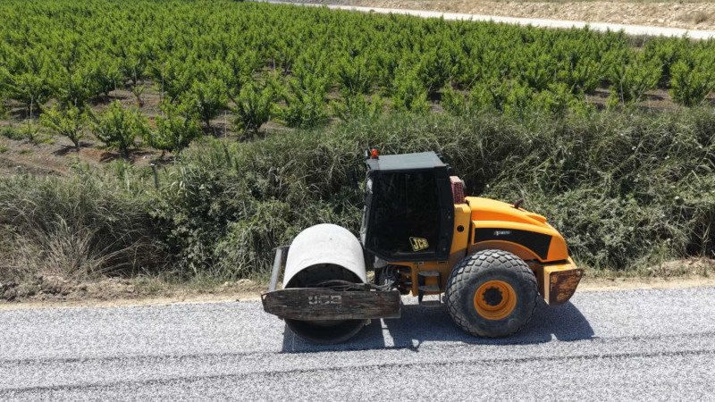 YUNUS EMRE MAHALLESİ’NDE DENİZE ULAŞIM YOLU YENİLENDİ