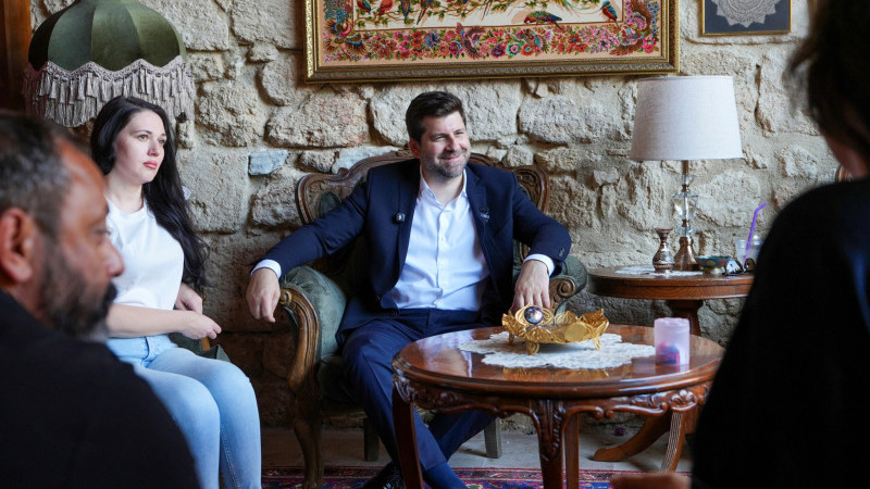 BAŞKAN ALİ BOLTAÇ’TAN MERCAN KÖŞK DİZİ EKİBİNE ZİYARET