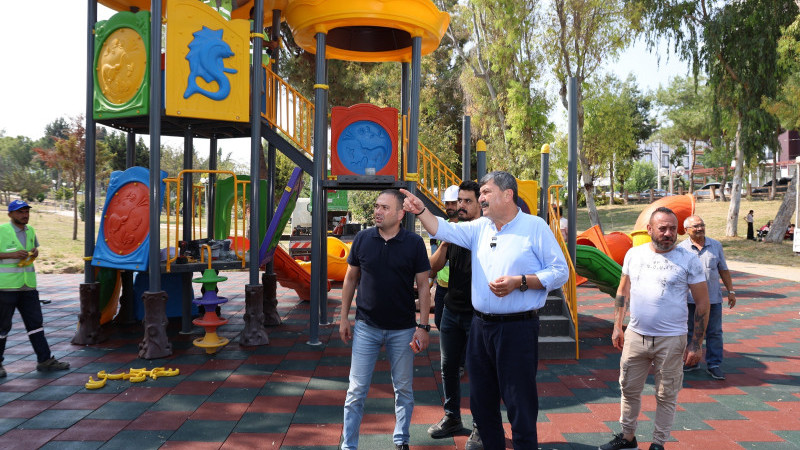 BAŞKAN YILDIZ, 3 OCAK PARKI’NDAKİ YENİLEME ÇALIŞMALARINI İNCELEDİ