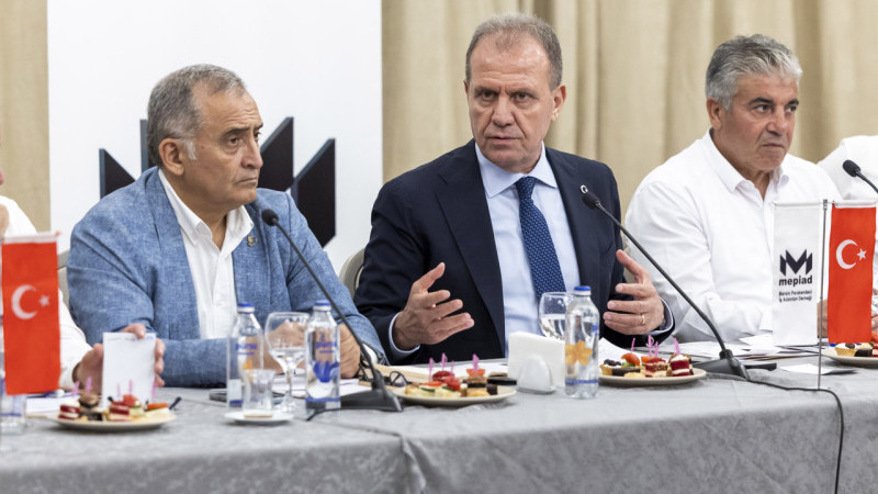 SEÇER “MERSİN BÜYÜKŞEHİR KENTTE BİR VİZYON ORTAYA KOYUYOR”