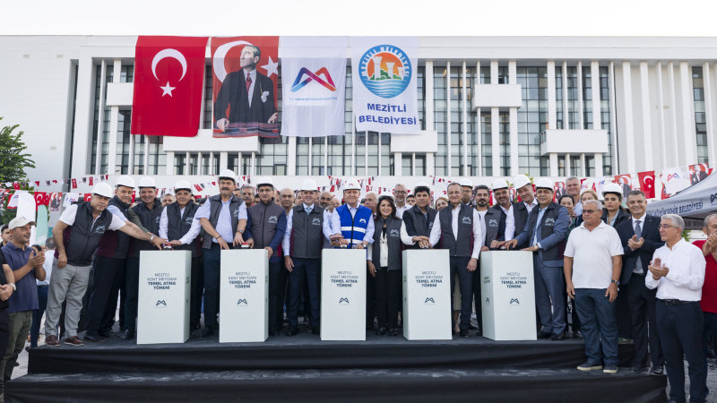 BAŞKAN SEÇER, ‘MEZİTLİ KENT MEYDANI TEMEL ATMA TÖRENİ’NE KATILDI